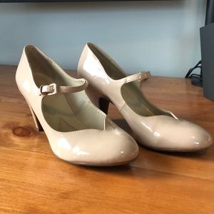 Naturalizer Mary Jane heels